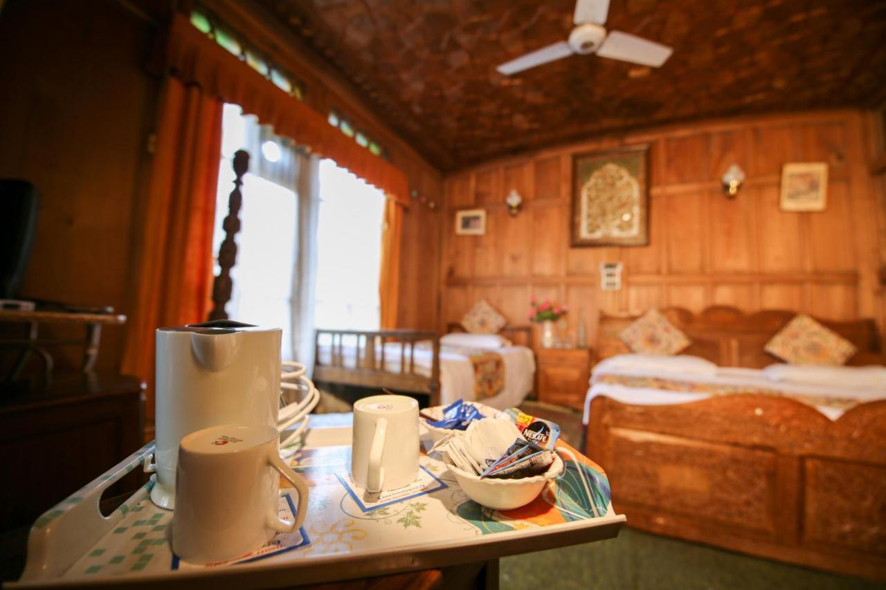 เดอะเชลเตอร์กรุ๊ปออฟเฮาส์โบ๊ท Hotel ศรีนาการ์ ภายนอก รูปภาพ