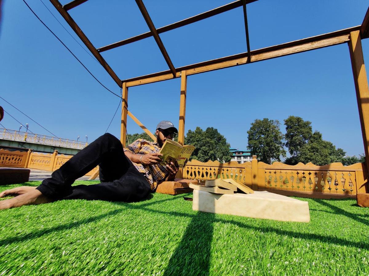 เดอะเชลเตอร์กรุ๊ปออฟเฮาส์โบ๊ท Hotel ศรีนาการ์ ภายนอก รูปภาพ